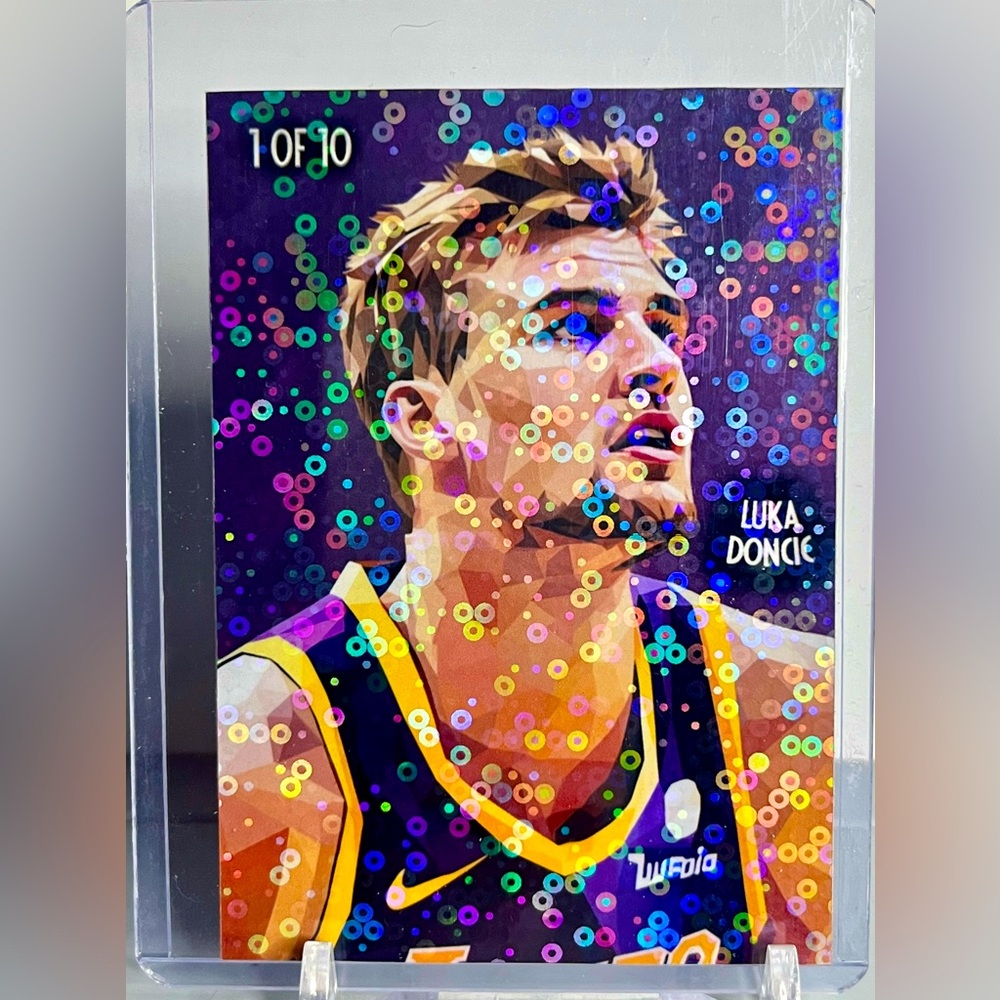918 Customs Rare 1/10 Luka Doncic Low Poly Art Holographic Disco SP Luka Lakers